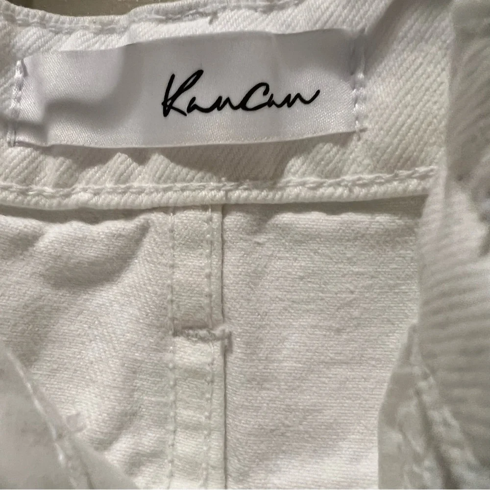 KANCAN -WOMEN’S WHITE SHORT CUT- OFF DISTRESSED